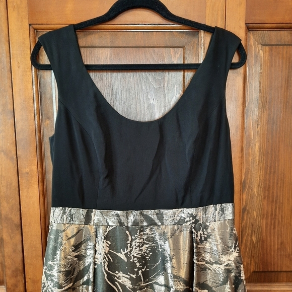 🛍 Aidan Mattox Metallic Gold Floral Jacquard Maxi Evening Gown Size 14 - Picture 3 of 15